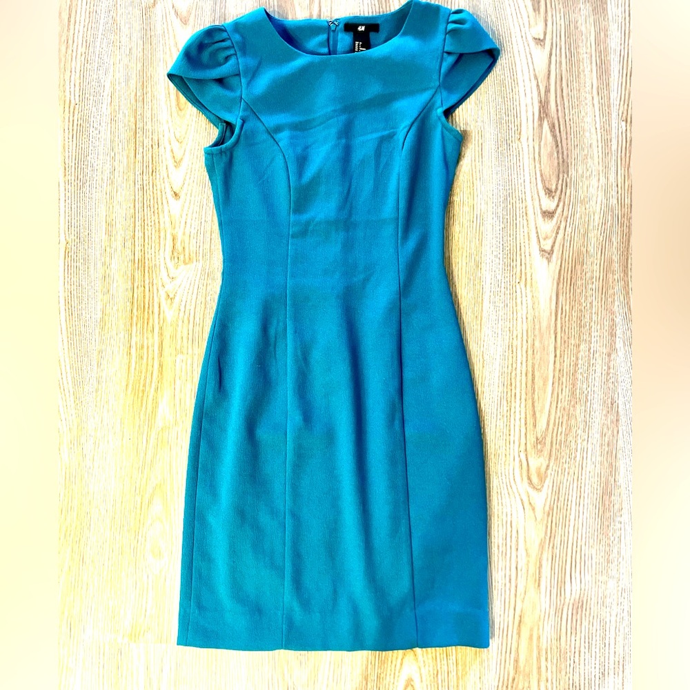 Size 4 H&M Green Dress In Great Condition